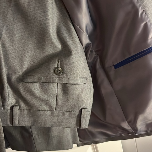 Mens Kenneth Cole suit - Picture 4 of 4